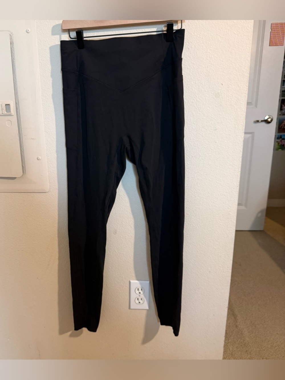 HALARA Black UltraSculpt™ Contour Leggings High Waisted Compression NWT Pockets